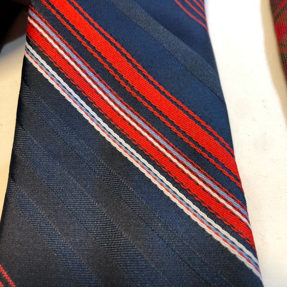 Vintage Men’s Neckties Red Navy Tones Vintage - Picture 4 of 15